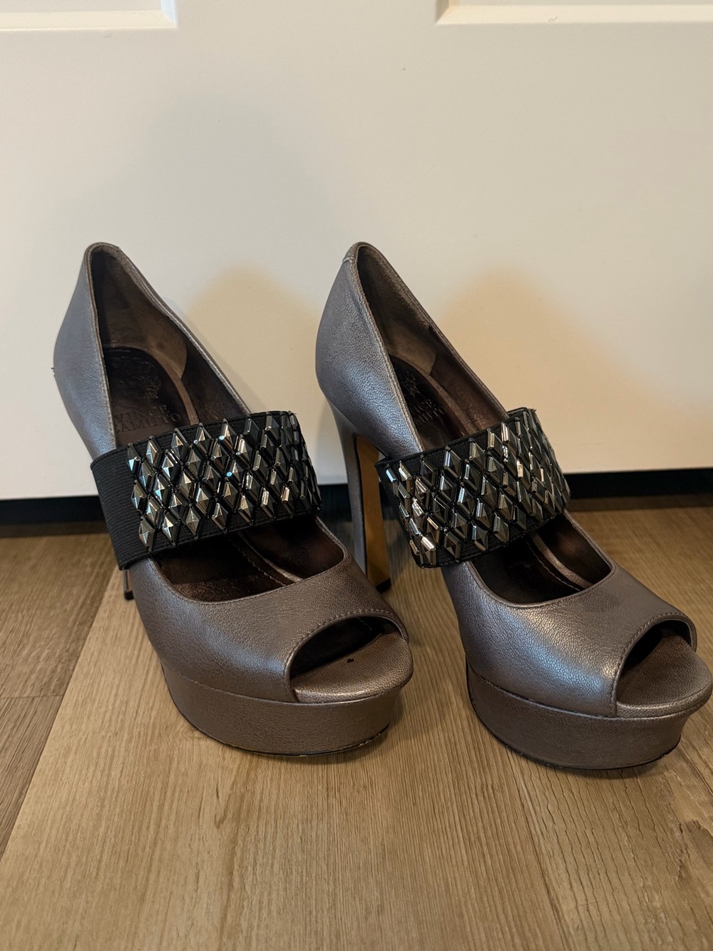 Vince Camuto Women’s Gray Peep-Toe Platform Heels with Studded Strap Size 6